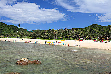 女生裸体软件：汽车行业变革：从“裸体软件”热潮看智能化、个性化定制未来趋势-1