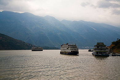 男同搞基,汽车改装圈热议：独特审美引发话题，多元文化共融发展-1