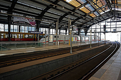 下载3.0.3每天无限免费大全华为|华为车机系统升级神器:免费无限,智能语音导航,畅享便捷驾驶新体验-3