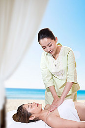 黄色软件app下载3.0.3免费装妆2025,创新引领潮流，免费装妆2025助力车主享受智能驾驶新体验-1