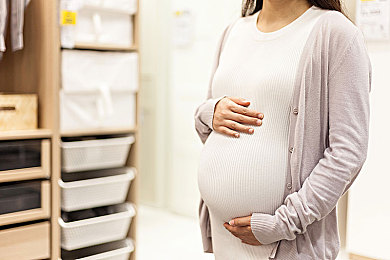 被女同桌调教成袜奴脚奴|“女车主改装奇旅,巧手打造艺术座驾”-3