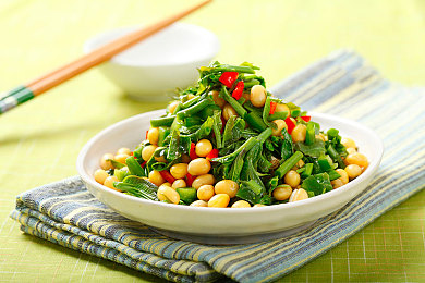 男人桶女人APP｜汽车行业新风向：跨界合作创新营销，APP助力打造汽车生活圈-1