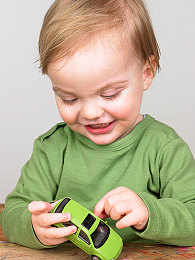 两个人看的www：“双座新能源汽车引发关注：独特设计、卓越性能，绿色出行新体验”-4