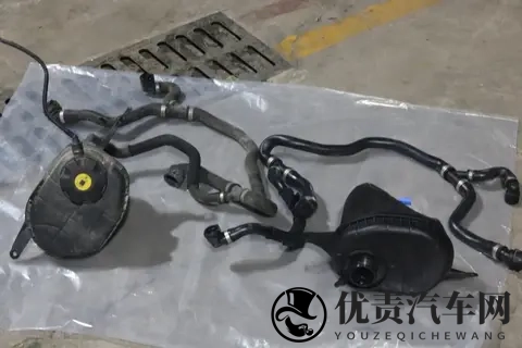 买了辆“经典神车”2011年旅行版宝马530i，大哥笑着翻新留着开！-1