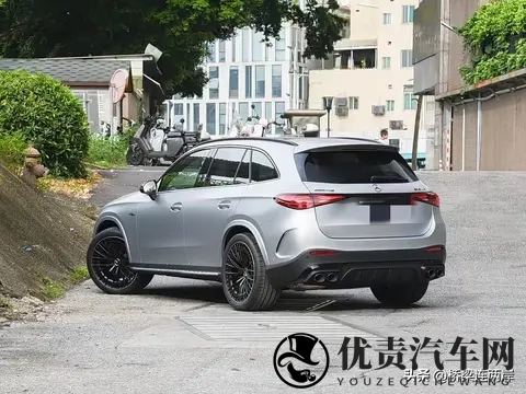 售价7099万元!岚图梦想家旗舰四座MPV山河上市-1