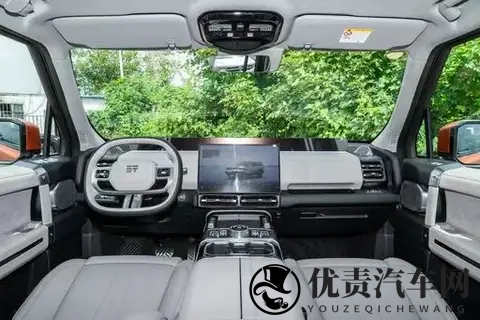 国产豪华越野车破32万订单，904匹马力，浮水行驶，实力证明-3