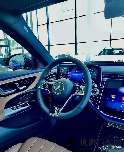 奔驰E级降价了，豪华车开始拼价格，消费者却要自己选配置-1