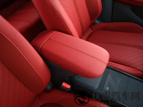 领克Z20曜红版官图发布,将于广州车展亮相-1