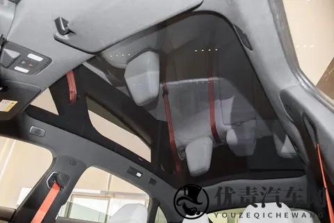 13万级开出百万质感，深蓝L06“公路磁悬浮”硬刚SU7-1