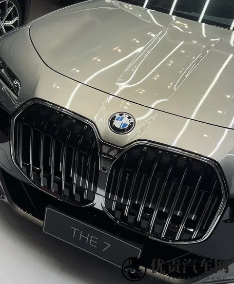 全新2026款宝马7系正式上市,售价9190万元起,配置提升直面S级-3