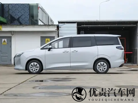 售730万起 五菱星光730上市 燃油_插混_纯电动力 七座大MPV-3