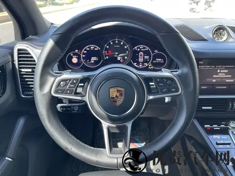 63万多拿下22年保时捷Cayenne,体验速度与豪华-3