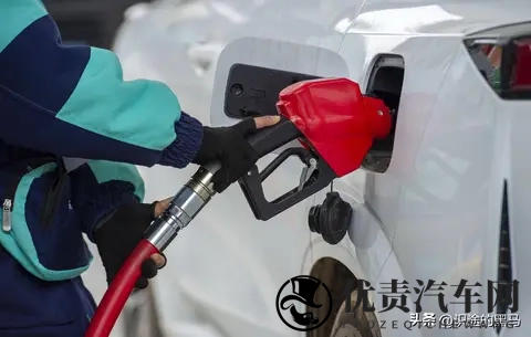 油价震荡下，车主该如何应对“加油焦虑”-1