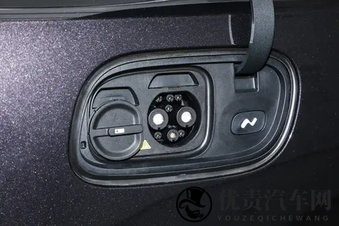 家用SUV的优选?乐道L90试驾感受:超大前备舱,实用又好玩-1