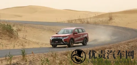 库布齐沙漠滚刀梁越野技巧：黄金右脚踩好油门-2