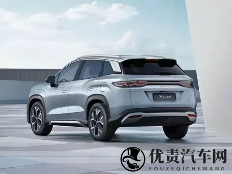 比亚迪兆瓦闪充要下放20万级车也能5分钟充400km，同行快充白搞了-2