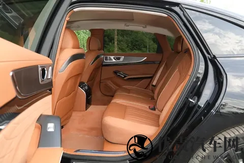 红旗 H9 选买：旗享 vs 旗畅差 4 万，哪款最值？-3