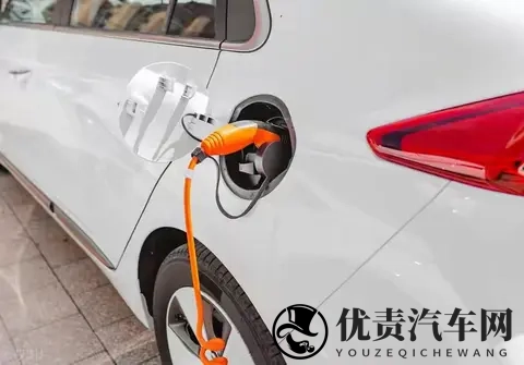 养一辆8万的纯电动车与8万的汽油车，10年的花费会相差一辆车吗？-2