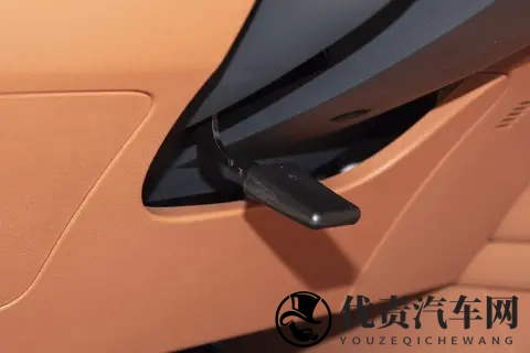 东风奕派eπ007+登场：科技与美学的融合-1