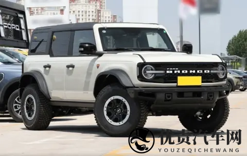 硬派越野的价值之选：福特烈马荒地版对比丰田普拉多的产品力分析-3