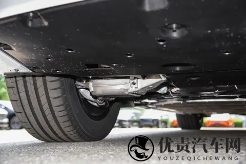 MPV怎么选？极氪 009 打醒我：5 口之家出行，这 3 个细节比配置表重要-3