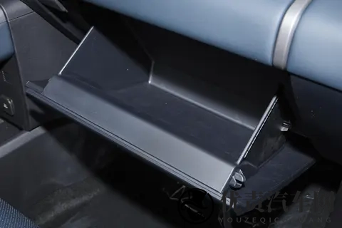 方程豹钛7：1300km超长续航+1880L魔术空间，解决带娃出行难题！-1