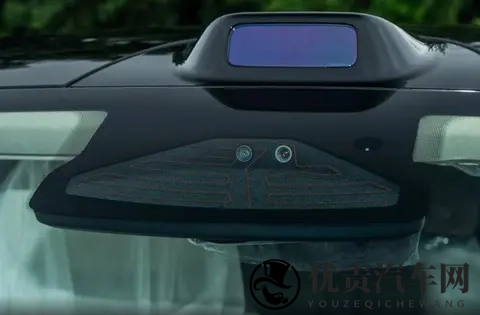 纯电SUV新选择,用料扎实不输Model Y,配华为乾崑ADS驾驶辅助-2