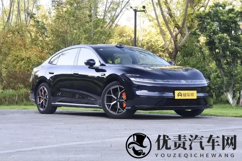 家庭出行的新选择：深度体验长安启源A06-1