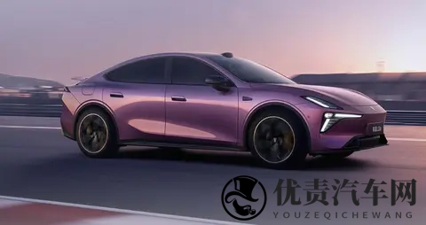 无门槛置换价558万,宏光MINIEV四门版上新-1