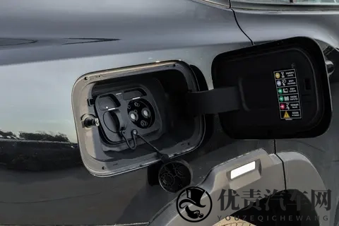 实测捷途山海T1四驱探索版：15万级三电机方盒子的越野基因解析-3