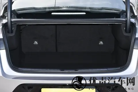 10万多元起，运动轿车还有这些花头？第三代领克03 上市-3