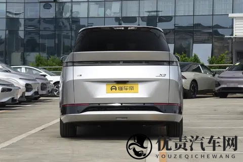 新车 外观调整,或配3颗图灵芯片,新款小鹏X9纯电版实车曝光-3