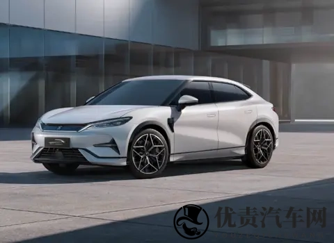 20万以下车能自动开市区了！华为、比亚迪把百万豪车配置卷成标配-3