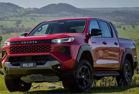 丰田全新HiLux震撼亮相：双动力版本引领市场新风向-3