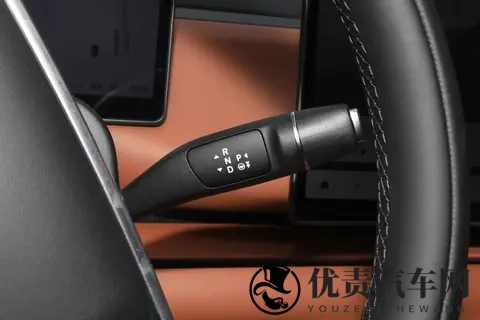 13万级SUV怎么选？这款刚上市就卖爆了，空间大、配置高-2