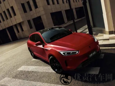 堵车时谁更懂你,Model Y硬刚中国路,问界M5 Ultra悄悄赢了-2