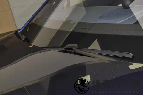 BBA的下一辆,或许真的就是它!41s破百,拥有900V高压快充加持-3