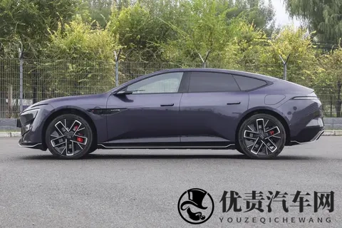 豪华车不能只看配置！阿维塔12四激光版「十新十二独」解析-2