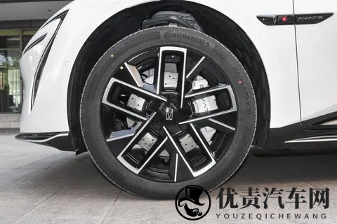 年轻人的第一台豪华轿车？2025款阿维塔06，能买吗？-2