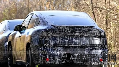 全新宝马SUV首次曝光，既像轿车又像SUV，这叫啥设计？-1