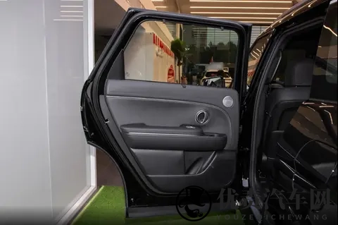 纯进口中大型SUV,优惠价2788万起,新一代帕里斯帝值得买吗?-3