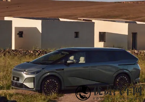 53米7座，带后轮转向，增程式电动版本预售，续航1602km-1