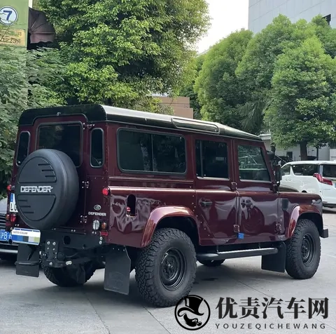 第一代路虎卫士底盘，为何成为战场上的“万能备件”？-3