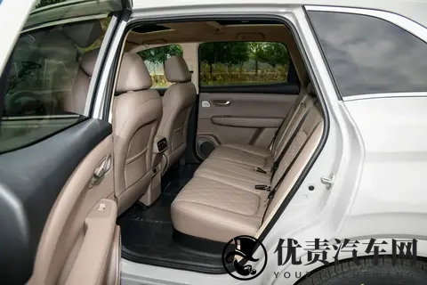 1398万起！赛力斯再添爆款，全能选手第三代蓝电E5 PLUS-3