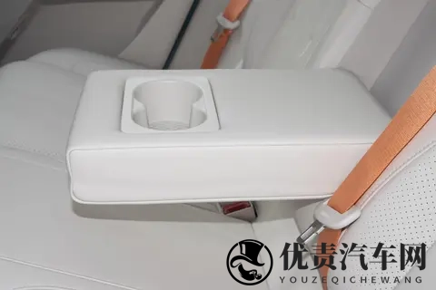 “智美超能轿跑” 东风奕派eπ007+： 没有花里胡哨， 只有实在表现-3