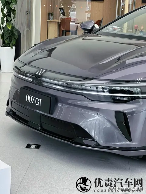 极氪007GT的紫色车漆如何打动女人，让男人看了都说好？-3