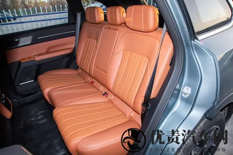 捷途山海L7 PLUS 220km五座旗舰版：均衡实力诠释家庭出行新选择-1