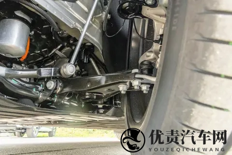 15万级轿跑新标杆:东风奕派eπ007+纯电650 Ultra+激光雷达版测评-1