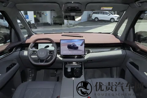 极氪009年底冲量?5年 0 息 省5万 再免15万购置税,让对手怎么活?-3