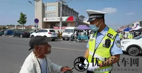 交警：70岁以上老人，能骑5种电动车！能考5种驾照-3